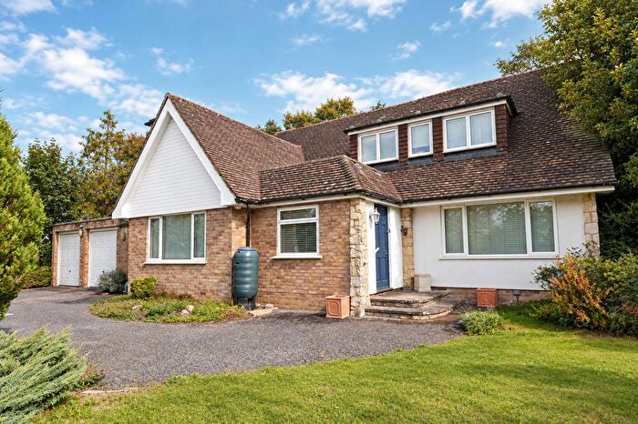 4 Bedroom Detached House For Sale In Shepherds Way, Liphook, GU30