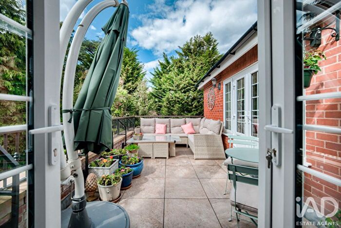 4 Bedroom Flat For Sale In St. Bernards Road, Solihull, B92