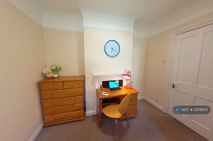 5 Bedroom Semi-Detached House To Rent In Romsey Road, Winchester, SO22