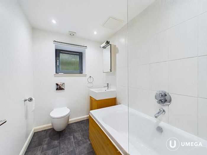 2 Bedroom Apartment To Rent In Slateford Road, Slateford, Edinburgh, EH14