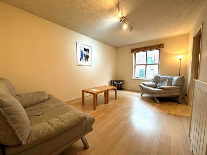 1 Bedroom Flat To Rent In Chippendale House, Navigation Walk, Leeds, West Yorkshire, LS10