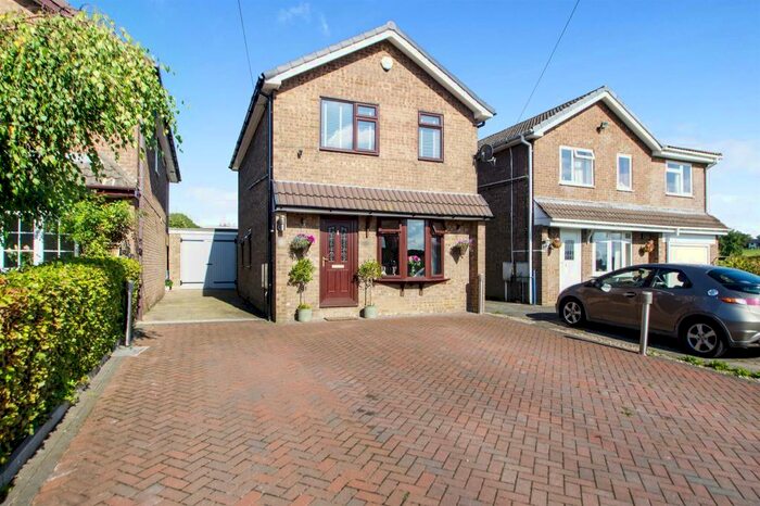 3 Bedroom Detached House To Rent In The Paddocks, Pilsley, Chesterfield, S45