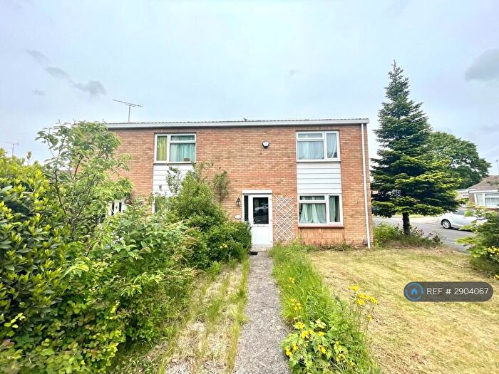 3 Bedroom Semi-Detached House To Rent In Sheldrake Drive, Bristol, BS16