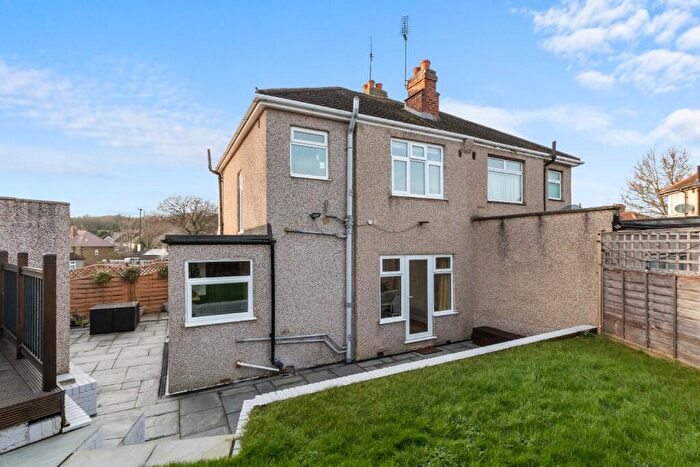 3 Bedroom Semi-Detached House For Sale In Warland Road, London, SE18