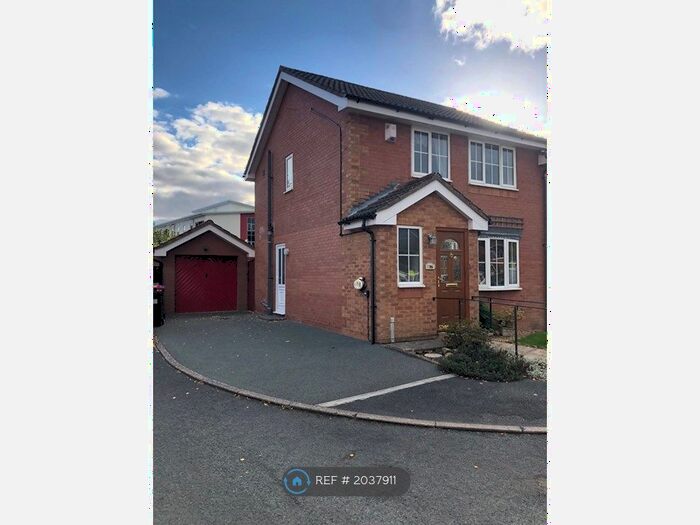 3 Bedroom Semi-Detached House To Rent In Trevithick Close, Telford, TF7