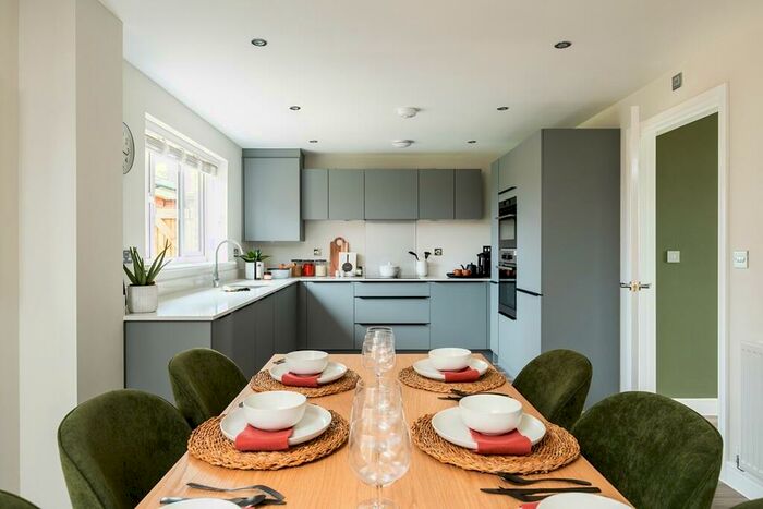 4 Bedroom Detached House For Sale In Cwrt Sirhowy Cwm Gelli Blackwood, NP12