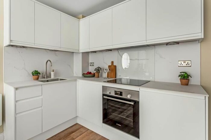 1 Bedroom Flat To Rent In Golden House, Power Close, Guildford, GU1