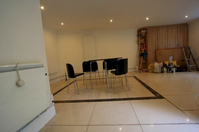 1 Bedroom Flat To Rent In Bodley Road, New Malden, KT3