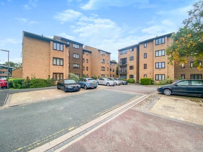 Studio To Rent In Montgomery Road, Woking, Surrey, GU22