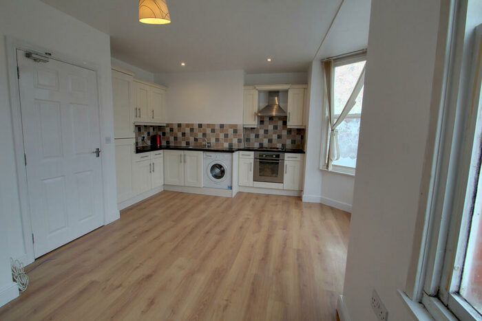 1 Bedroom Flat To Rent In Fosse Road South, Leicester, LE3