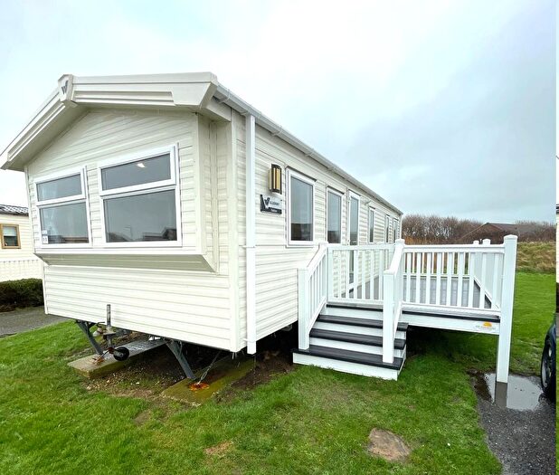 3 Bedroom Mobile/park Home For Sale In New Lydd Rd, Camber, Rye, East Sussex, TN31