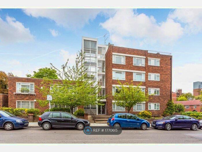 3 Bedroom Flat To Rent In Cavendish Close, London, SW15