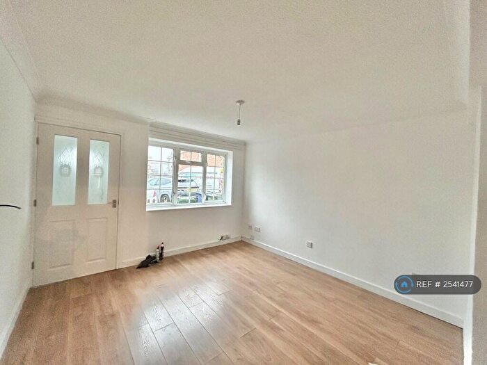 4 Bedroom Terraced House To Rent In Periwinkle Close, Sittingbourne, ME10
