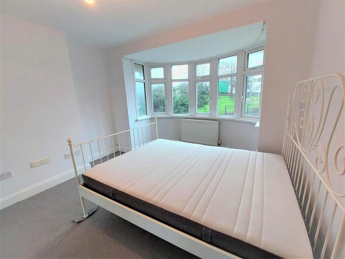 3 Bedroom Semi-Detached House To Rent In Priory Gardens, Ealing, London, W5