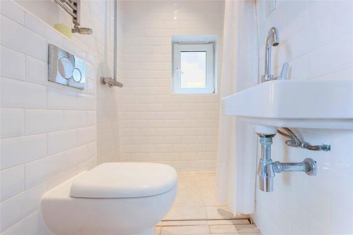 2 Bedroom Semi-Detached House For Sale In Lower Road, London, SE8
