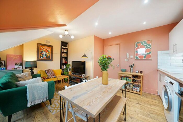 1 Bedroom Flat For Sale In Stanger Road, London, SE25