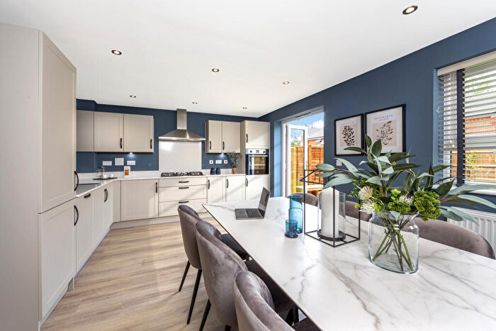 4 Bedroom Detached House For Sale In St Laurence Avenue, Aylesford, Maidstone, Kent, ME16