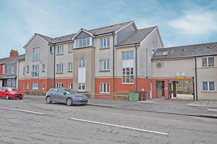 2 Bedroom Flat For Sale In Top Floor Flat, Corporation Road, Newport, NP19