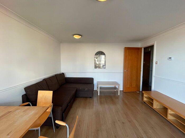 1 Bedroom Flat To Rent In Newport Avenue, London, E14