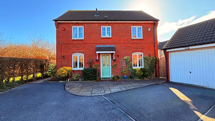 3 Bedroom Semi-Detached House For Sale In The Fields, St. Georges, Weston-Super-Mare, BS22