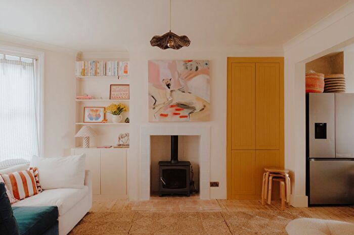 3 Bedroom Terraced House For Sale In St Thomass Road, Hastings, TN34