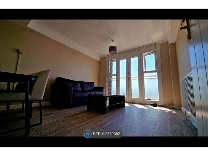 1 Bedroom Flat To Rent In Paragon Road, London, E9