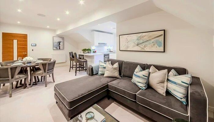 2 Bedroom Flat To Rent In Rainville Road, London, W6