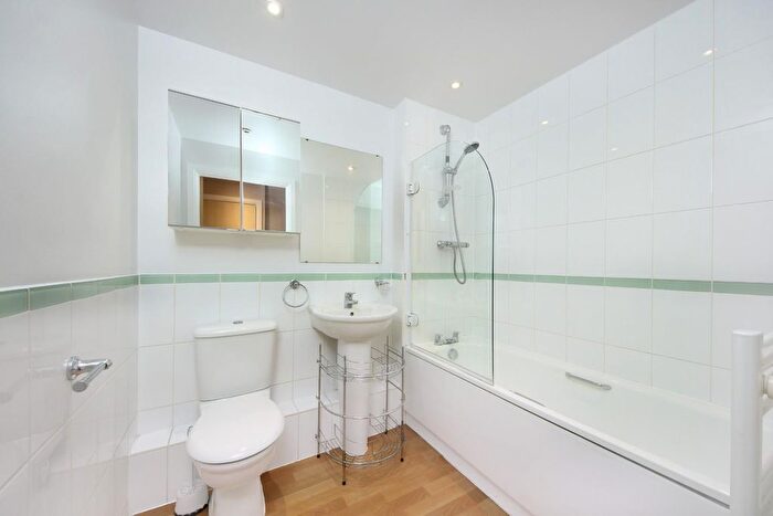 1 Bedroom Flat To Rent In Trentham Court, W3