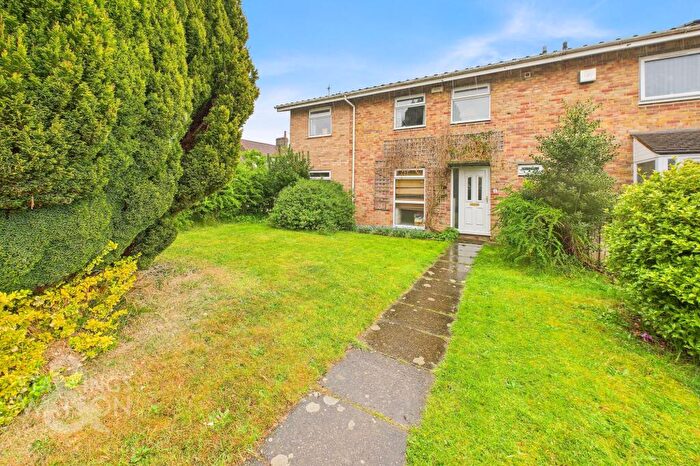 5 Bedroom Semi-Detached House For Sale In Finch Way, Brundall, Norwich, NR13