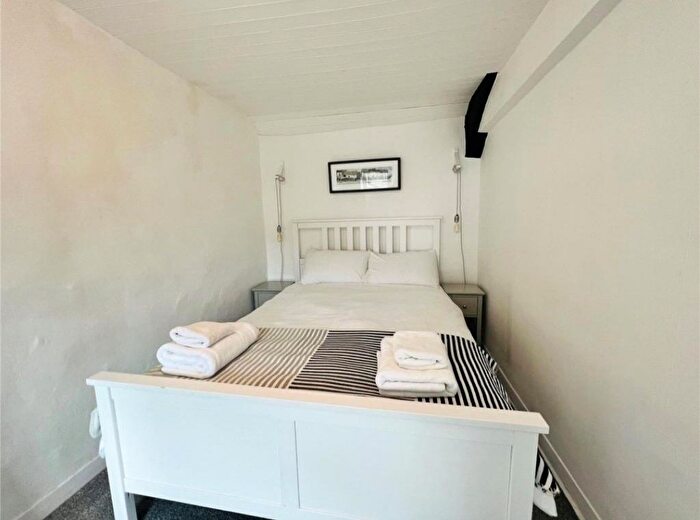 2 Bedroom Cottage To Rent In Pwllheli, LL53
