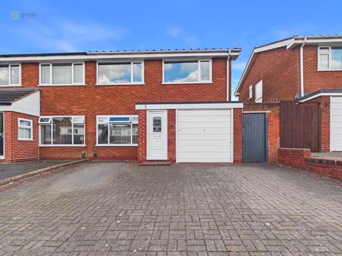 3 Bedroom Semi Detached House For Sale In Humber Grove, Smithswood, Birmingham, B36