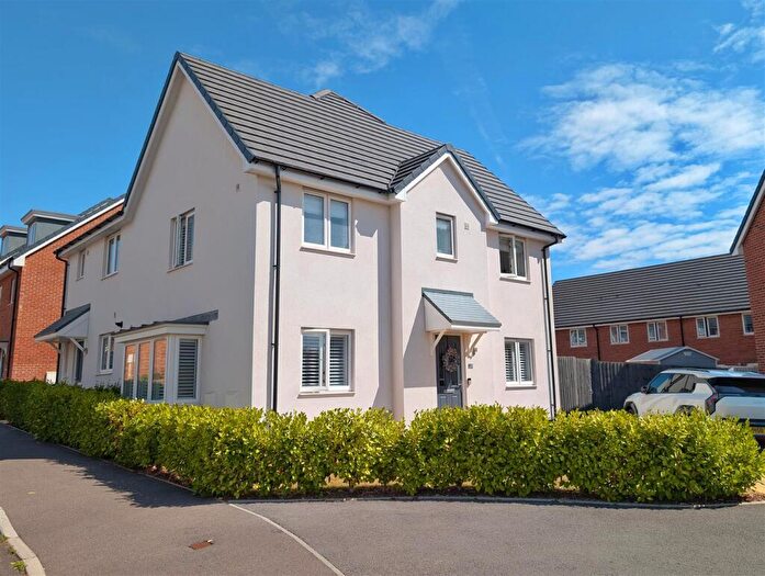 3 Bedroom Semi Detached House For Sale In Saffron Rise, Lydney, GL15
