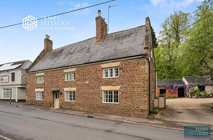 5 Bedroom Detached House For Sale In Lovells House, Welford, Northamptonshire, NN6