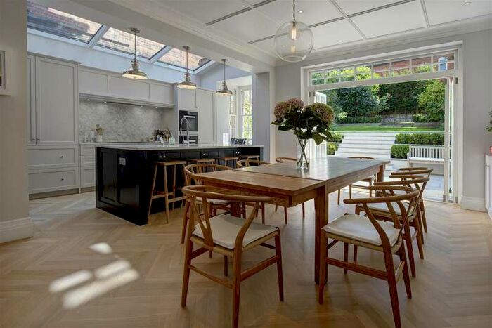 5 Bedroom House To Rent In Platts Lane, Hampstead, NW3