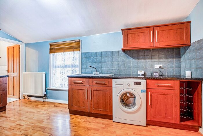 1 Bedroom Flat To Rent In Ethnard Road, London, SE15
