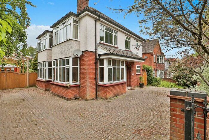 3 Bedroom Detached House For Sale In Guardian Road, Norwich, NR5