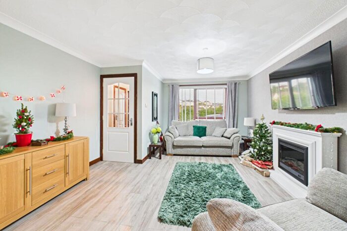 3 Bedroom Detached House For Sale In The Farm Houses, Kilsyth, G65