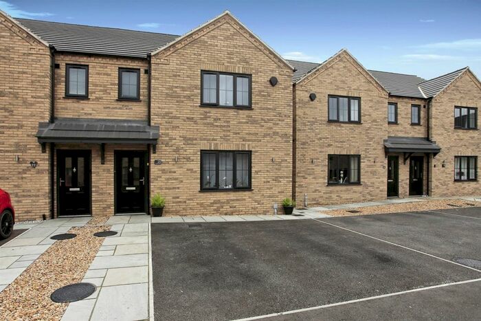3 Bedroom Semi-Detached House For Sale In Hardwick Close, Crowland, Peterborough, PE6