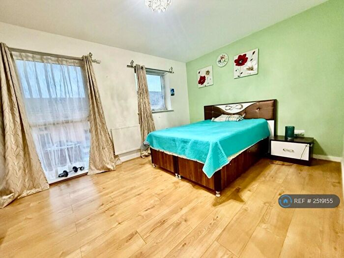 2 Bedroom End Of Terrace House To Rent In Fullerton Avenue, Essex, RM8