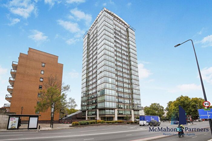 3 Bedroom Flat To Rent In Grosvenor Road, London, SW1V