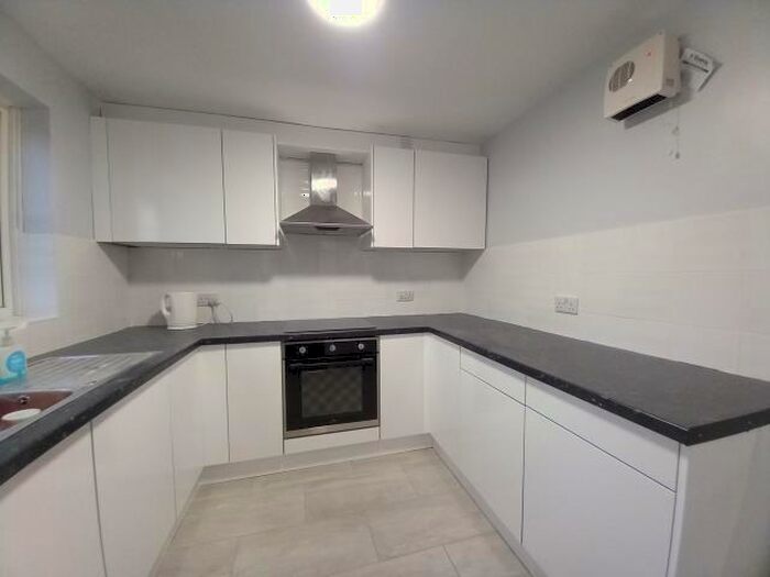 2 Bedroom Apartment To Rent In Troutbeck Close, Slough, SL2