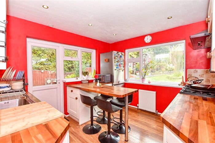 4 Bedroom Detached Bungalow For Sale In Stakes Hill Road, Waterlooville, Hampshire, PO7