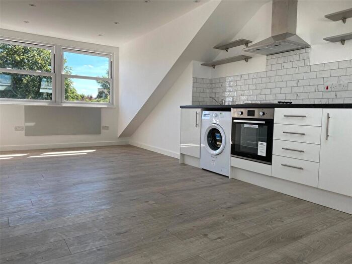 Apartment To Rent In High Road, Willesden Green, London, NW10