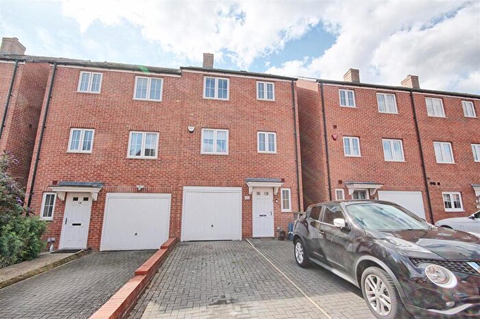 4 Bedroom Semi-Detached House For Sale In Pine Close - Ware - Chain Free, SG12