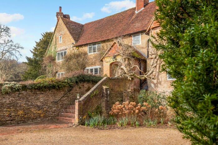 8 Bedroom Detached House To Rent In Hoe Lane Hascombe, GU8