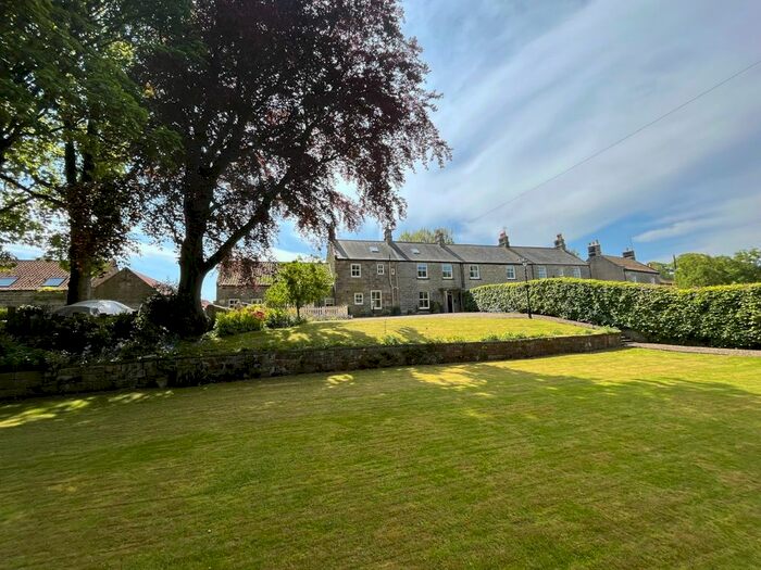 5 Bedroom Cottage For Sale In Easton Lane, Ainthorpe, Whitby, North Yorkshire, YO21
