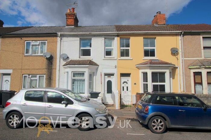3 Bedroom Terraced House To Rent In Bedroom Refurbished House To Rent, William Street, Town Centre, SN1