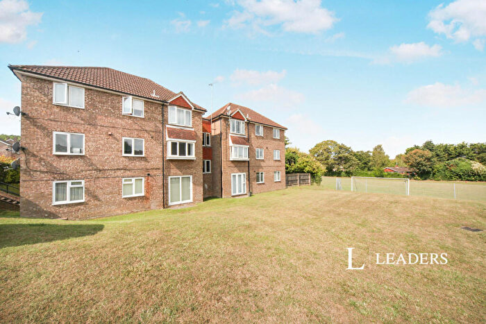 2 Bedroom Flat To Rent In Abbey Mews, LU6