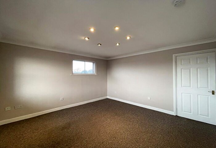 2 Bedroom Apartment To Rent In Drakes Court, Birmingham, West Midlands, B23