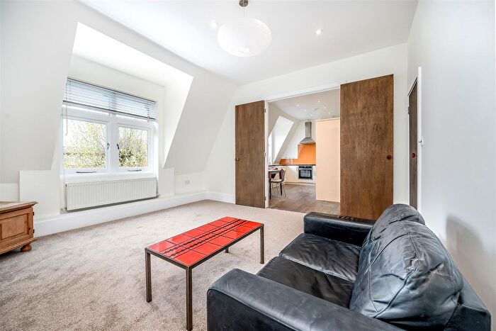 3 Bedroom Flat To Rent In Tff Brondesbury Road, Queens Park, NW6